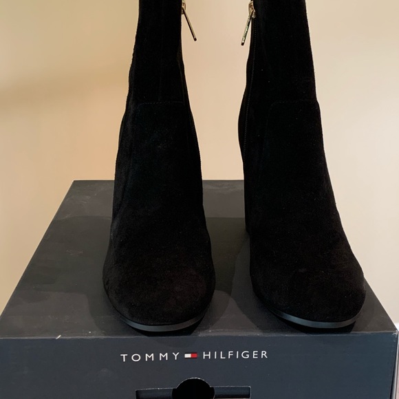 💕Tommy Hilfiger Boots💕 - Picture 3 of 4